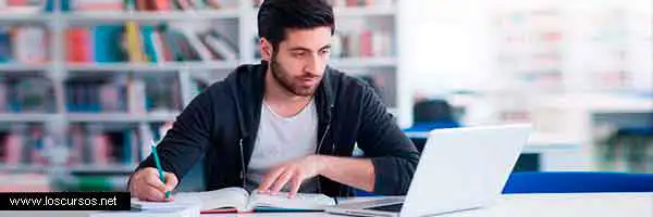 Libertad de horarios en los cursos gratis a distancia por Internet